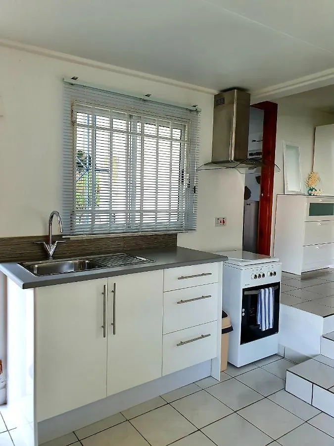 Rose Self Catering Apartment Beau Vallon  0*, Beau Vallon (Mahe)