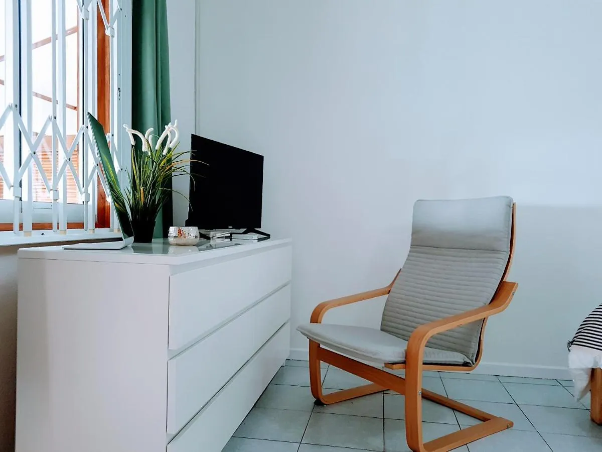 Rose Self Catering Apartment Beau Vallon