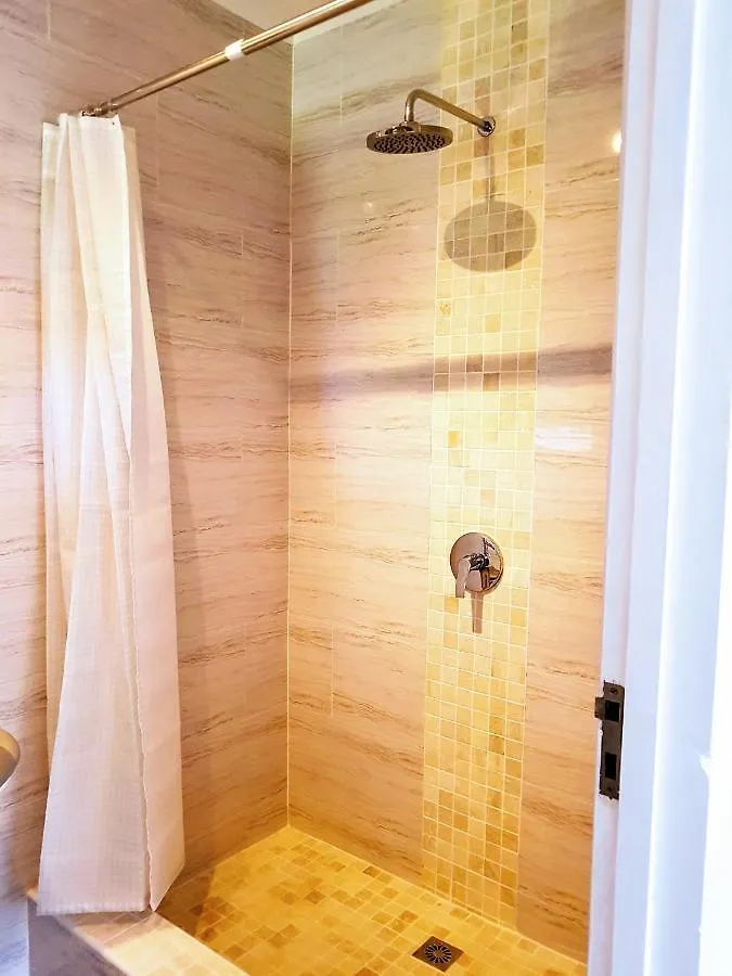 Rose Self Catering Διαμέρισμα Beau Vallon