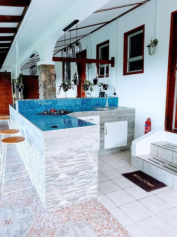 Rose Self Catering Διαμέρισμα Beau Vallon